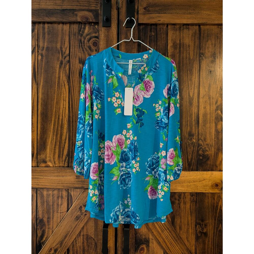 NWT Dear Scarlett Lizzy womens sz XL Blue Floral Wrinkle Free Easy Care Blouse